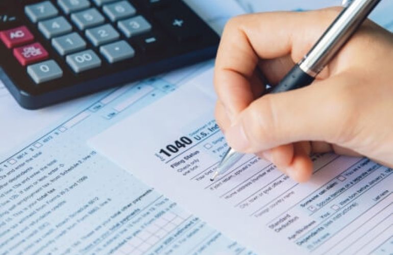 O ICMS compõe a base de cálculo do IRPJ/CSLL no lucro Presumido? Qual o posicionamento do STJ e a diferença para o lucro real?